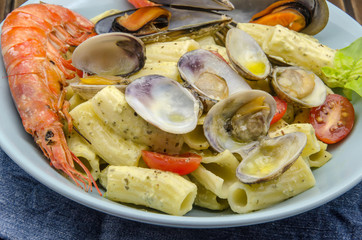 Macarrones con marisco