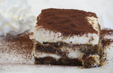Tiramisu cake