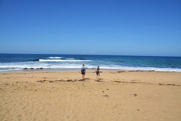 Fototapeta na wymiar Paseo por la playa en Isla Graciosa ( Lanzarote)