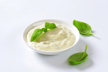 Creamy salad dressing