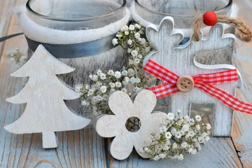 Fotobehang Mooie grijs met witte kerstdecoratie © trinetuzun