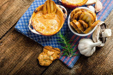 Tomato and cheese dip baked with crispy garlic toast