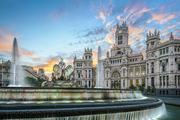 Obraz premium Madrid, Spain at Communication Palace at Dawn