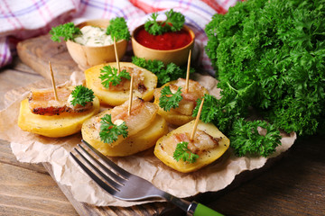 Baked potato with bacon