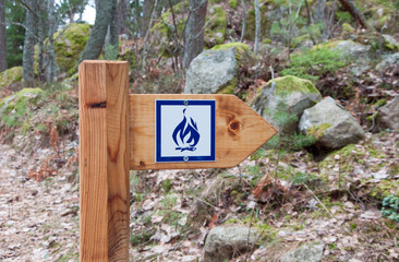 Camp fire sign