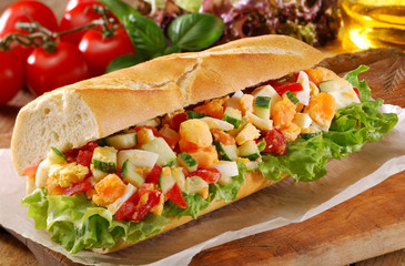 Obraz premium Crumbled egg salad sandwich