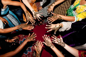 Foto op Canvas Mains et cérémonie du henné © OceanProd