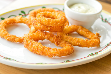 Deep Fried Calamari Rings and sauce