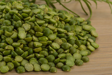 Dry green peas
