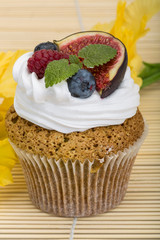 Cupcakes with berries