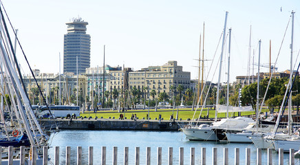 Veleros en el Moll de La Fusta, Barcelona