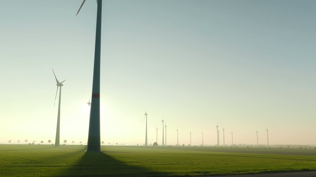 Windwheels with dark frontlighting, Windr&auml;der im Gegenlicht