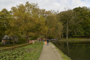 Promenade pr&egrave;s de l'abbaye du Rouge-Clo&icirc;tre