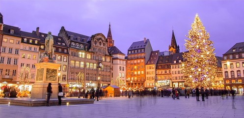 Marché de noël à Strasbourg, Alsace - 72326670