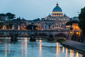 Obraz na płótnie Canvas Angel bridge and St. Peter's Basilica