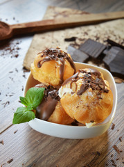 Profiteroles
