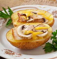 Baked potato with mushrooms and bacon