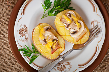 Baked potato with mushrooms and bacon