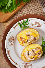 Baked potato with mushrooms and bacon