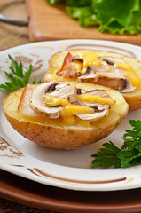 Baked potato with mushrooms and bacon