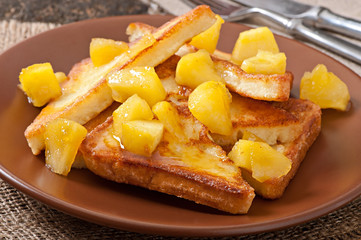 French toast with caramelized apples for breakfast