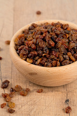 raisins in a bowl