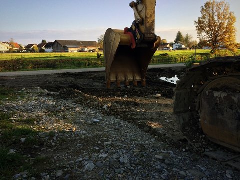 Bagger lauert auf Bauland