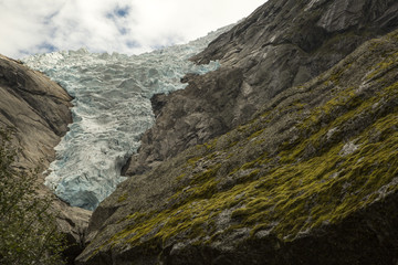 Fototapeta na wymiar glacier norvégien du montagne 5