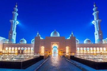 Grand Mosque in Abu Dhabi at night, United Arab Emirates