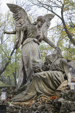 Cemetery sculpture