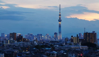 Abwaschbare Fototapete Tokyo sky tree and blue lighting in evening time © torsakarin
