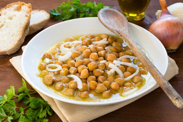 Zuppa di ceci e cipolle