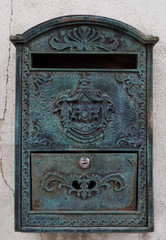 Boîte aux lettres ancienne