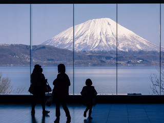 Regardez la montagne Yotei ou le petit mont Fuji d& 39 Hokkaido, au Japon