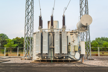 Transformer station and the high voltage electric pole