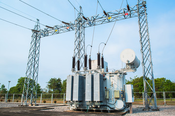 Transformer station and the high voltage electric pole