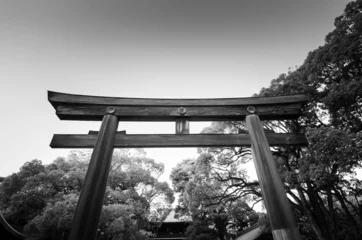 Foto op Aluminium Torii Gate standing at the entrance to Meiji Jingu Shrine (Black © siraanamwong