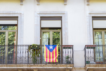 Fototapeta na wymiar Independence flag in balcony. Catalonia