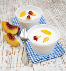 Yougurt with peaches