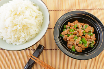 美味しそうな納豆とご飯