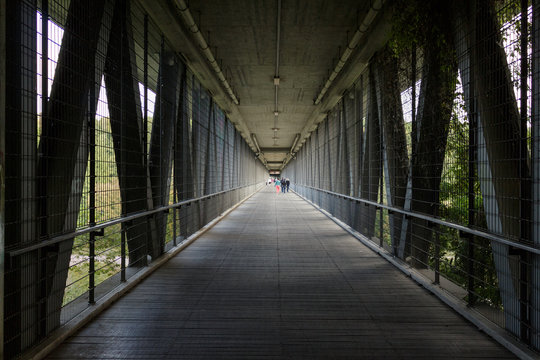 Brücke über den Fluss