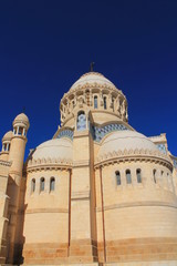 Fototapeta na wymiar Basilique Notre Dame d'Afrique à Alger, Algérie