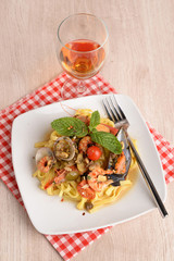 PASTA DI FETTUCINE AL PESCE - Fettucine pasta FISH