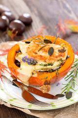 Gebackener Kürbis mit Ofenkäse