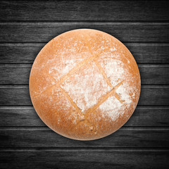 Brot auf dem Holztisch