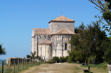 Église romane Sainte-Radegonde à Talmont-sur-Gironde