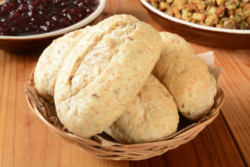 Whole grain dinner rolls