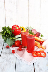Vegetable juice and fresh vegetables