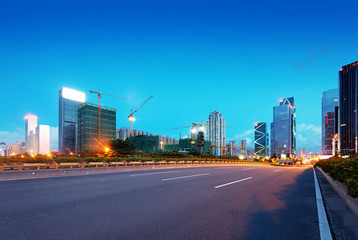 Obraz premium light trails on the street at dusk in guangdong,China