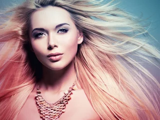 Photo sur Plexiglas Salon de coiffure beautiful  woman with long white  hair in tinting colorize style